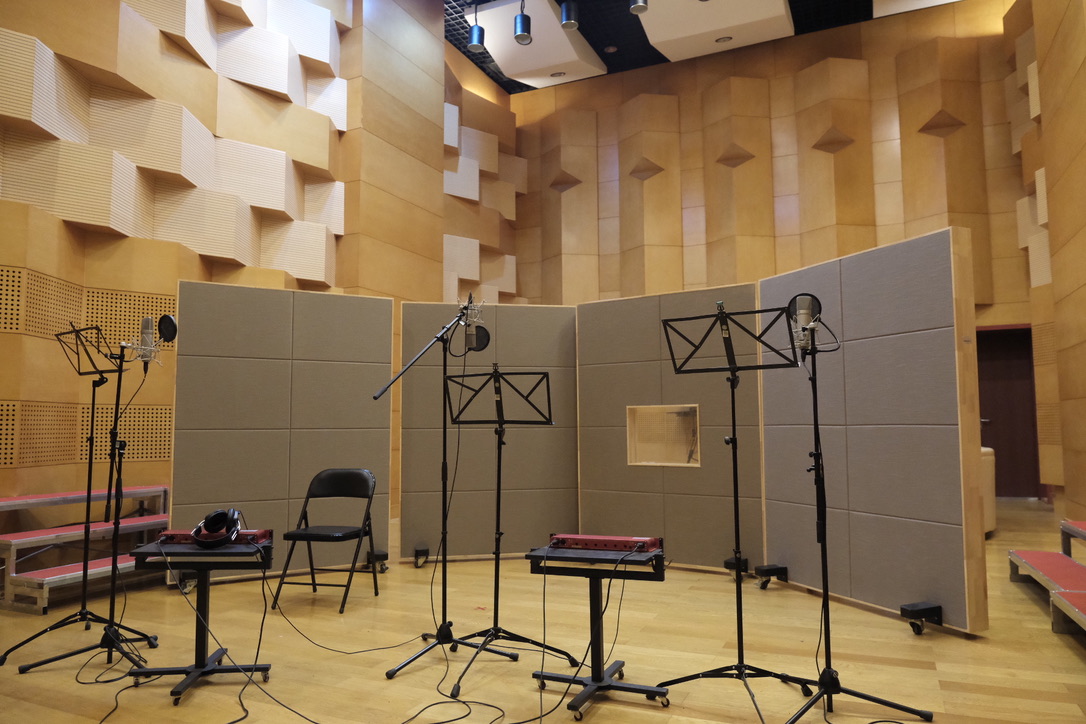SlurME Chamber Stage close recording setup